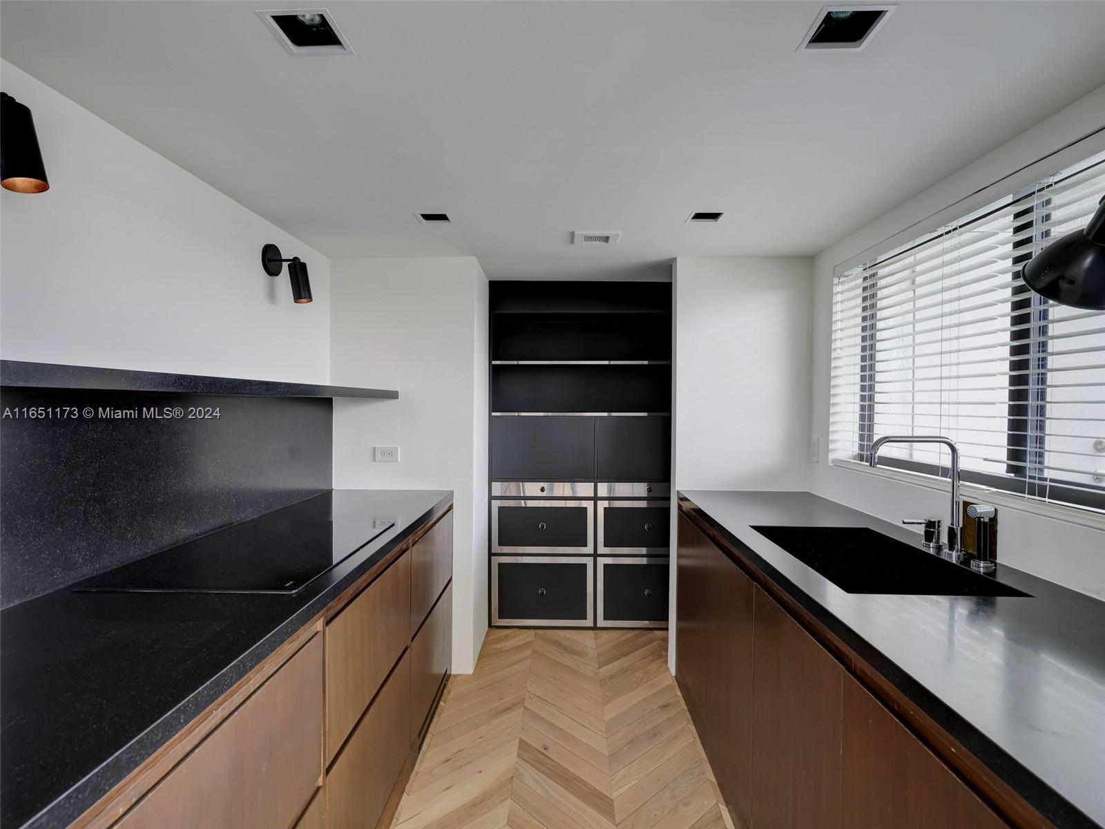 720 Coral Way # 14P