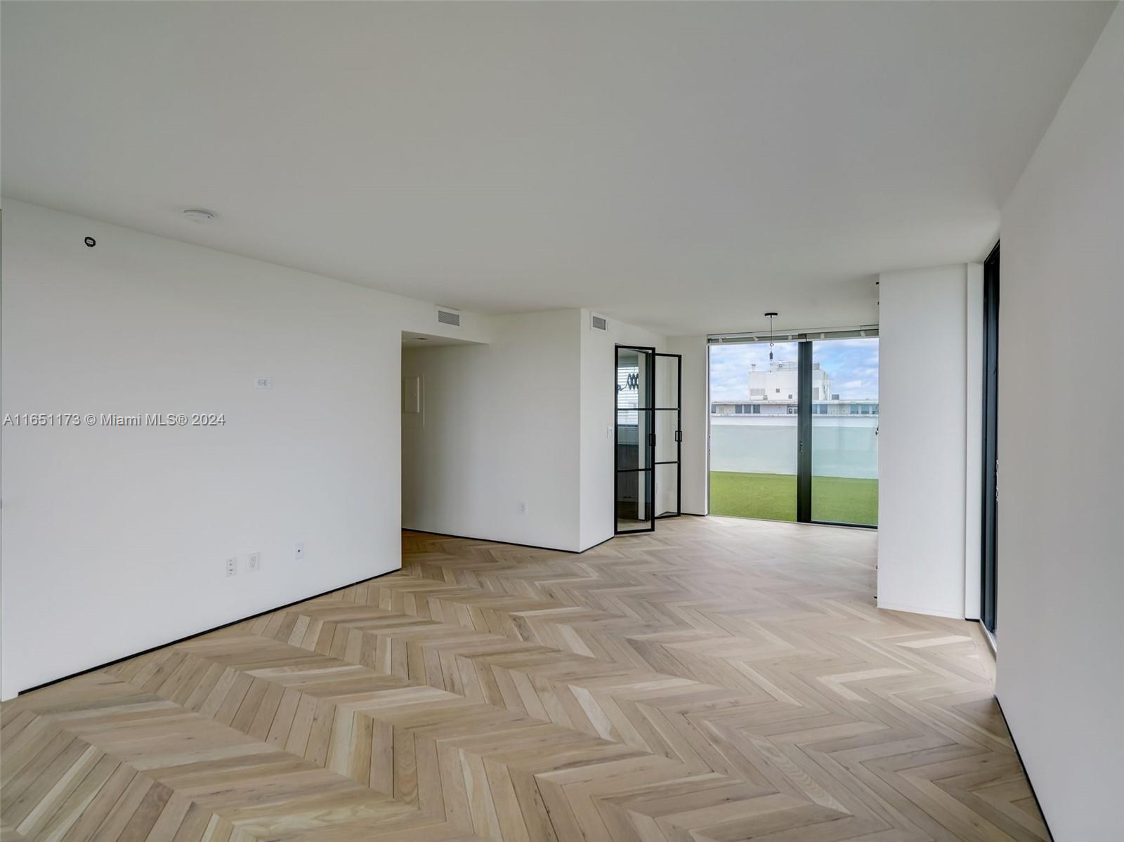 720 Coral Way # 14P