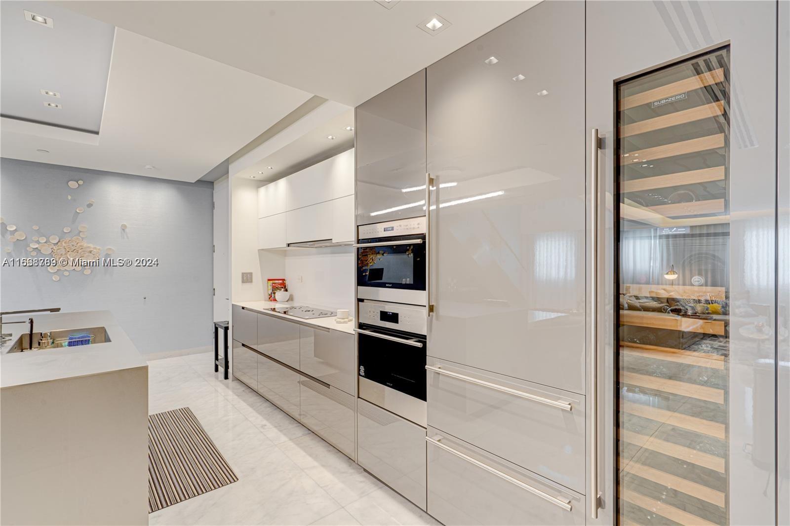 125 Ocean Dr # F0203