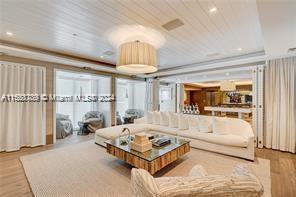 125 Ocean Dr # F0203