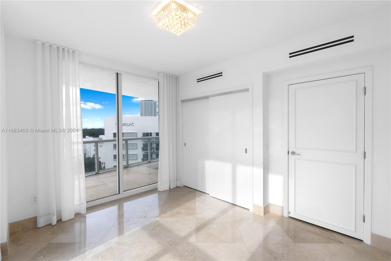 3801 Collins Ave # 901