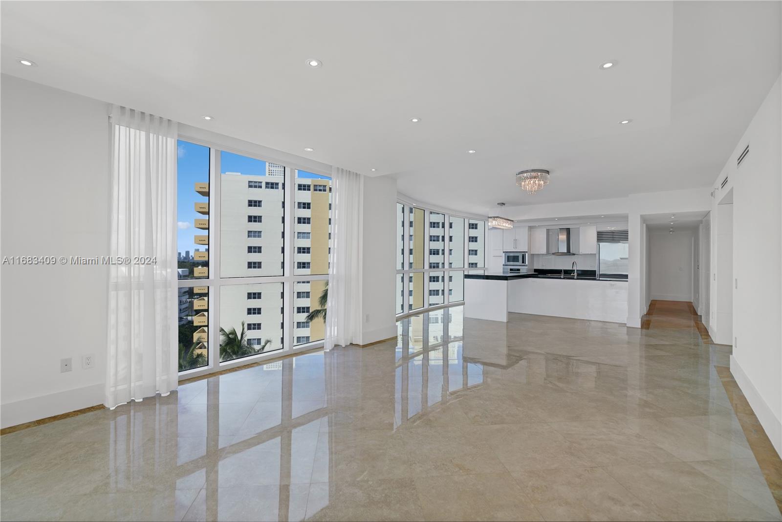 3801 Collins Ave # 901