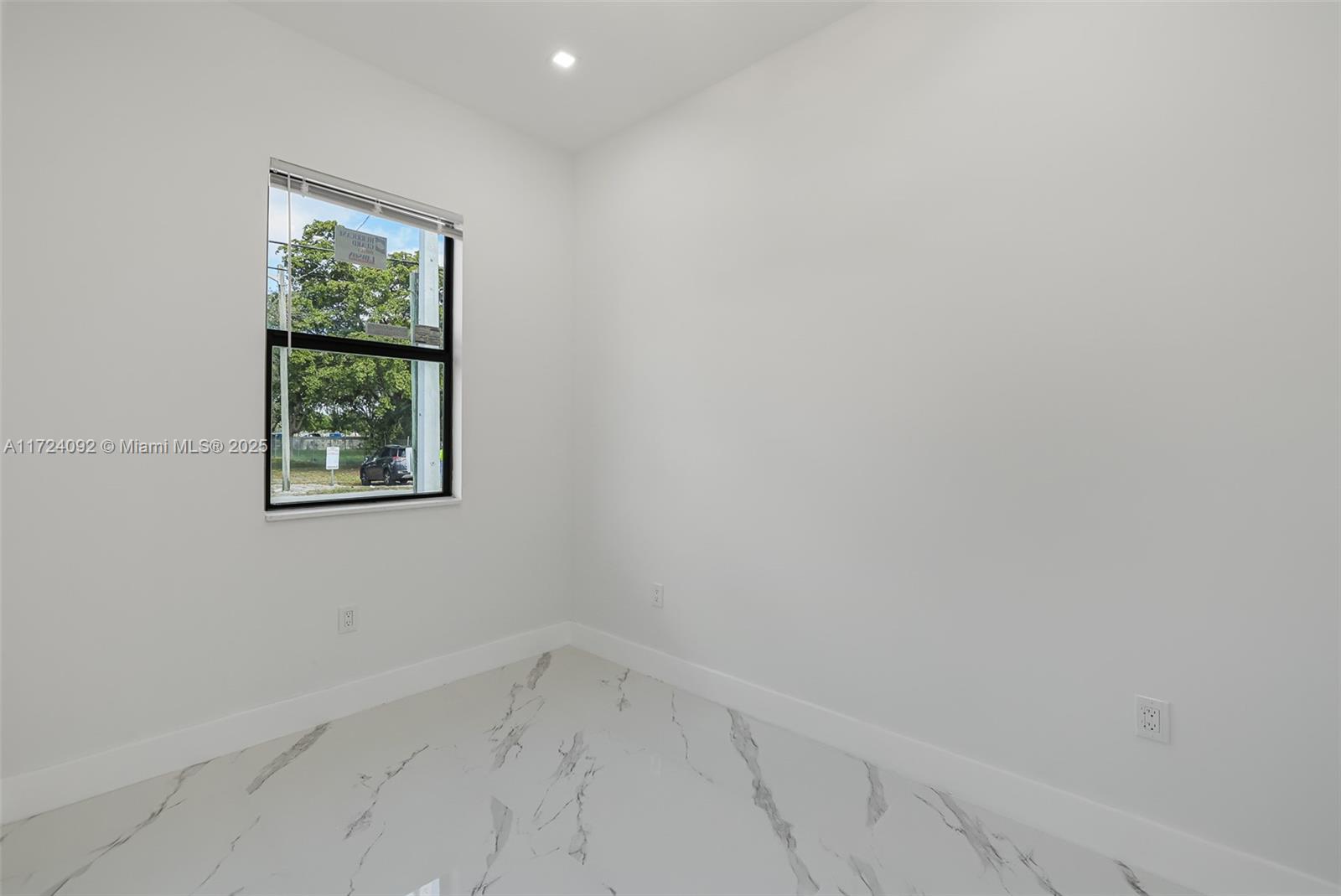 1920 NW 9th St