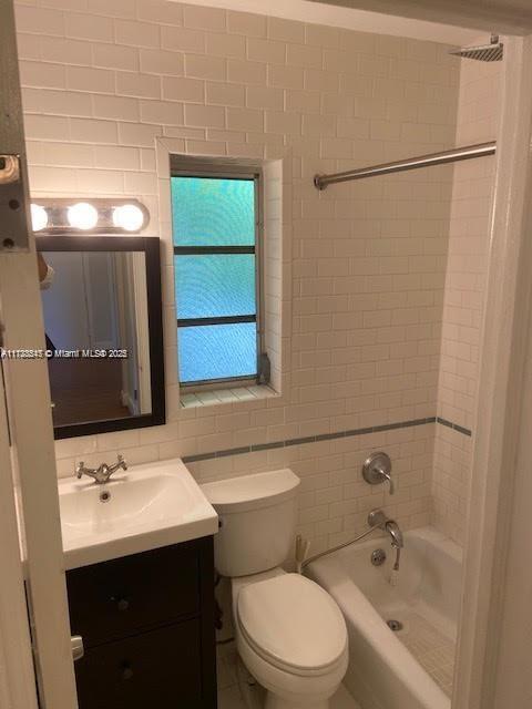 1610 Michigan Ave # 3