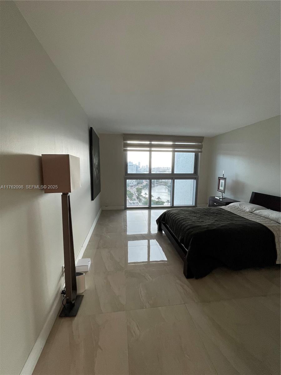 2655 Collins Ave # 1906