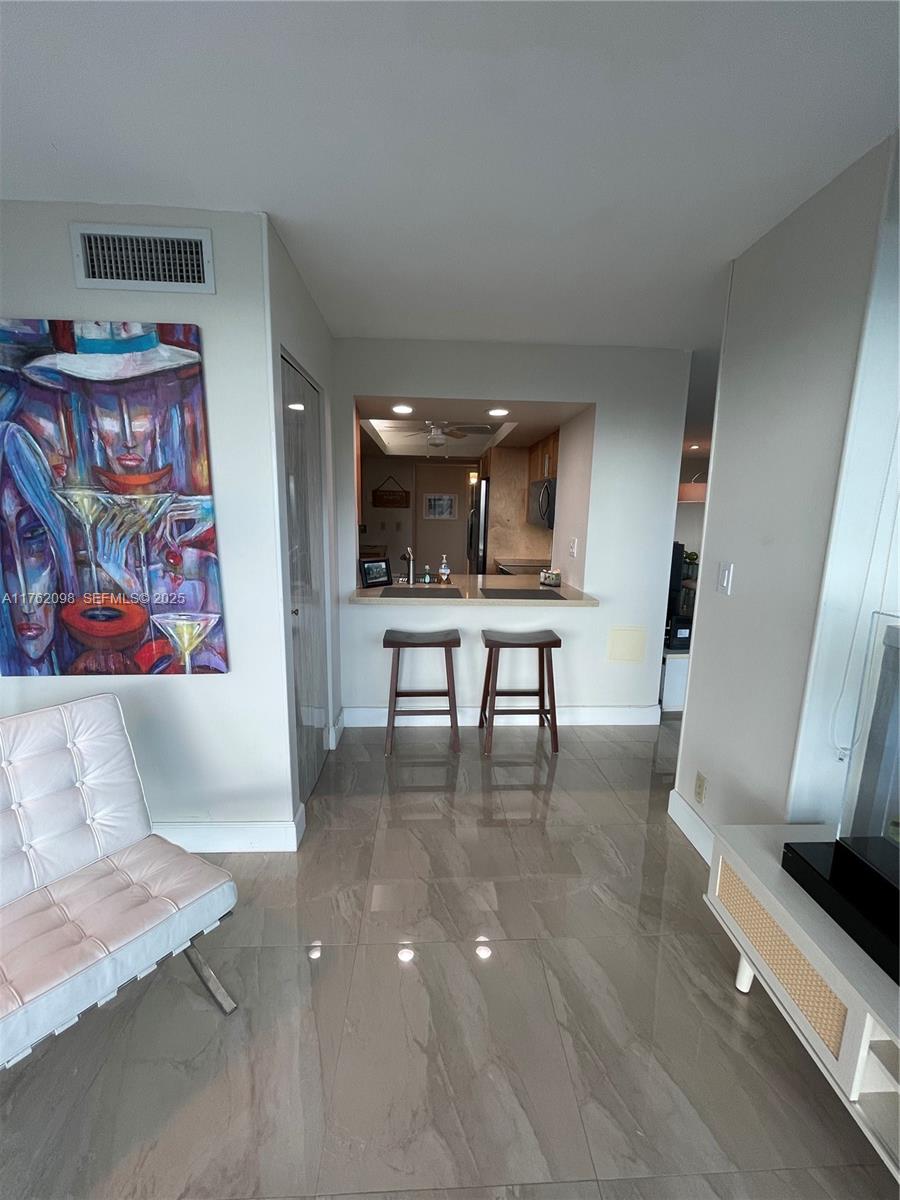 2655 Collins Ave # 1906