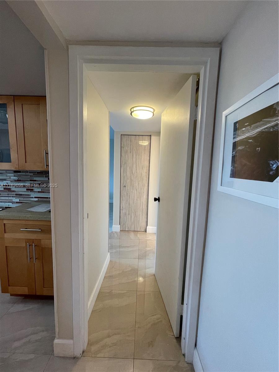 2655 Collins Ave # 1906