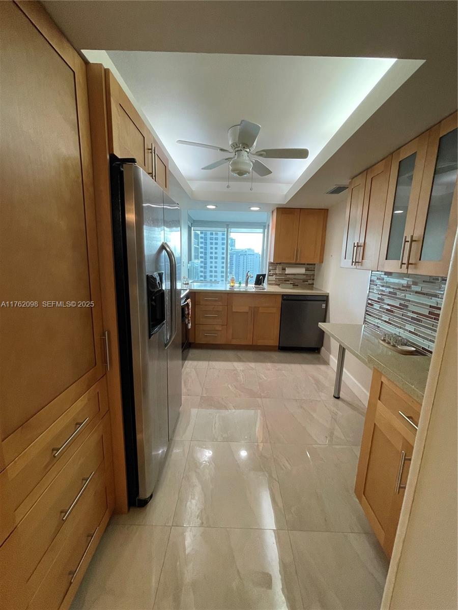 2655 Collins Ave # 1906