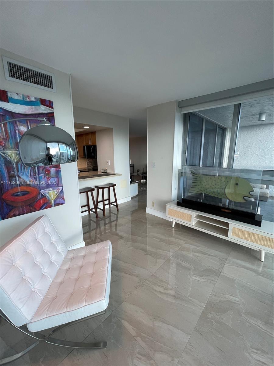2655 Collins Ave # 1906