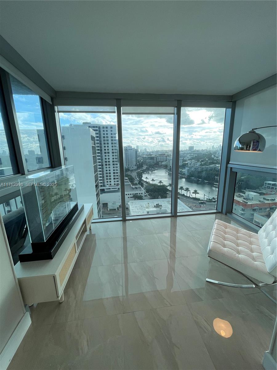 2655 Collins Ave # 1906