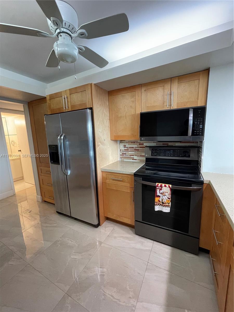 2655 Collins Ave # 1906
