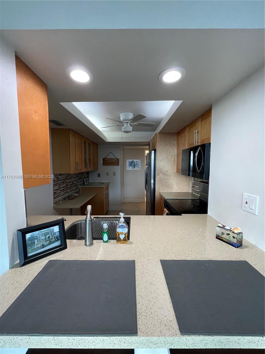 2655 Collins Ave # 1906