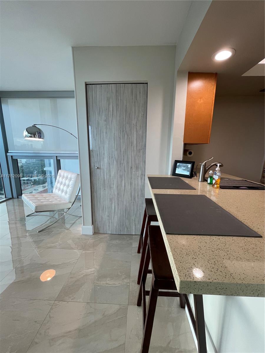 2655 Collins Ave # 1906