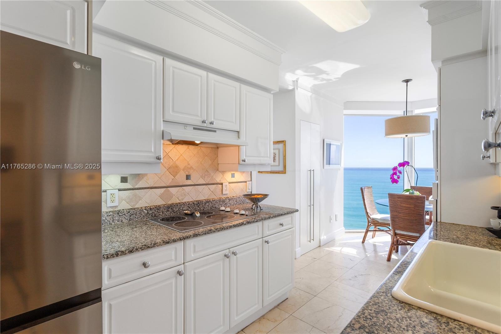 4775 Collins Ave # 2101