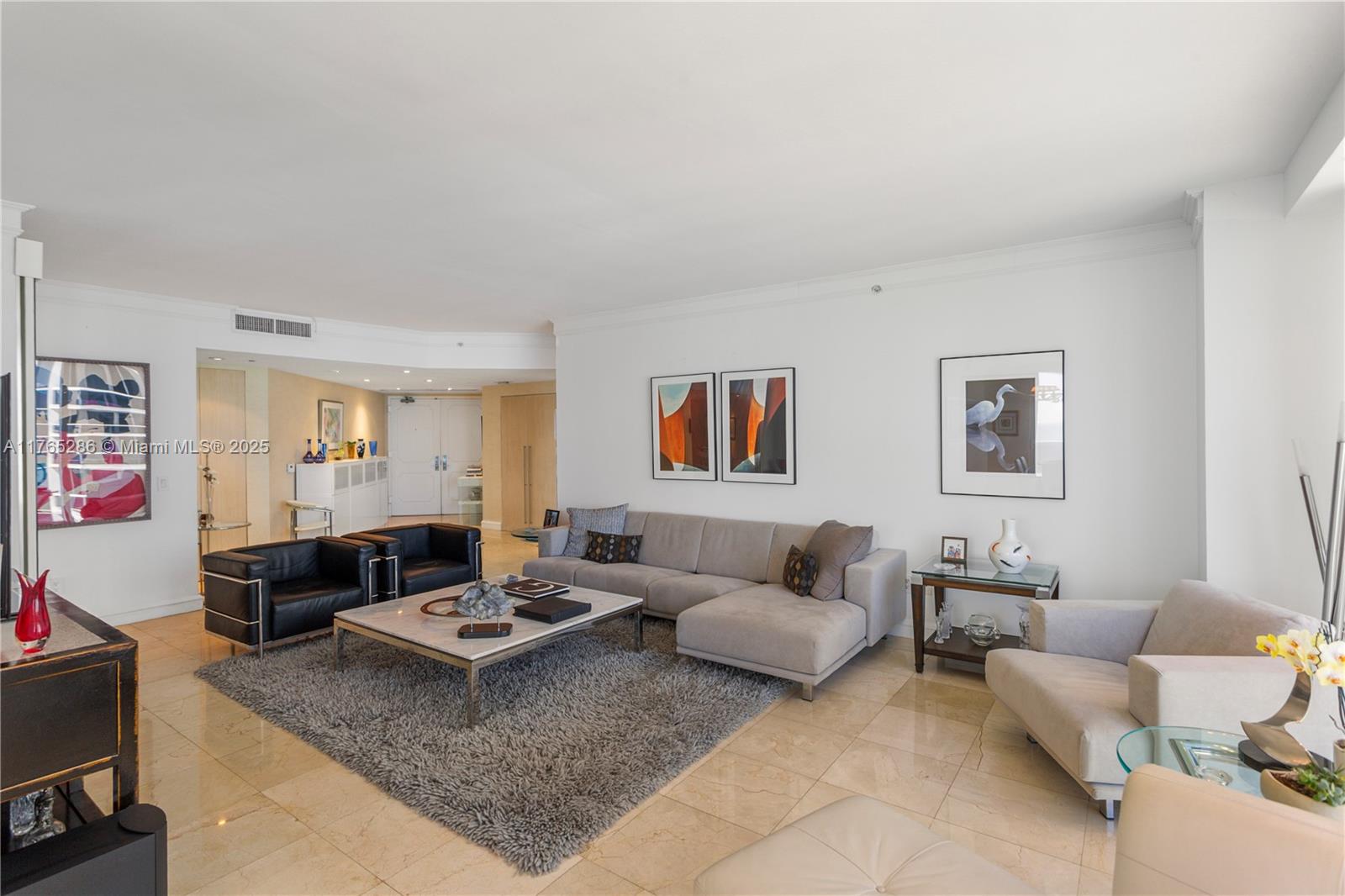 4775 Collins Ave # 2101