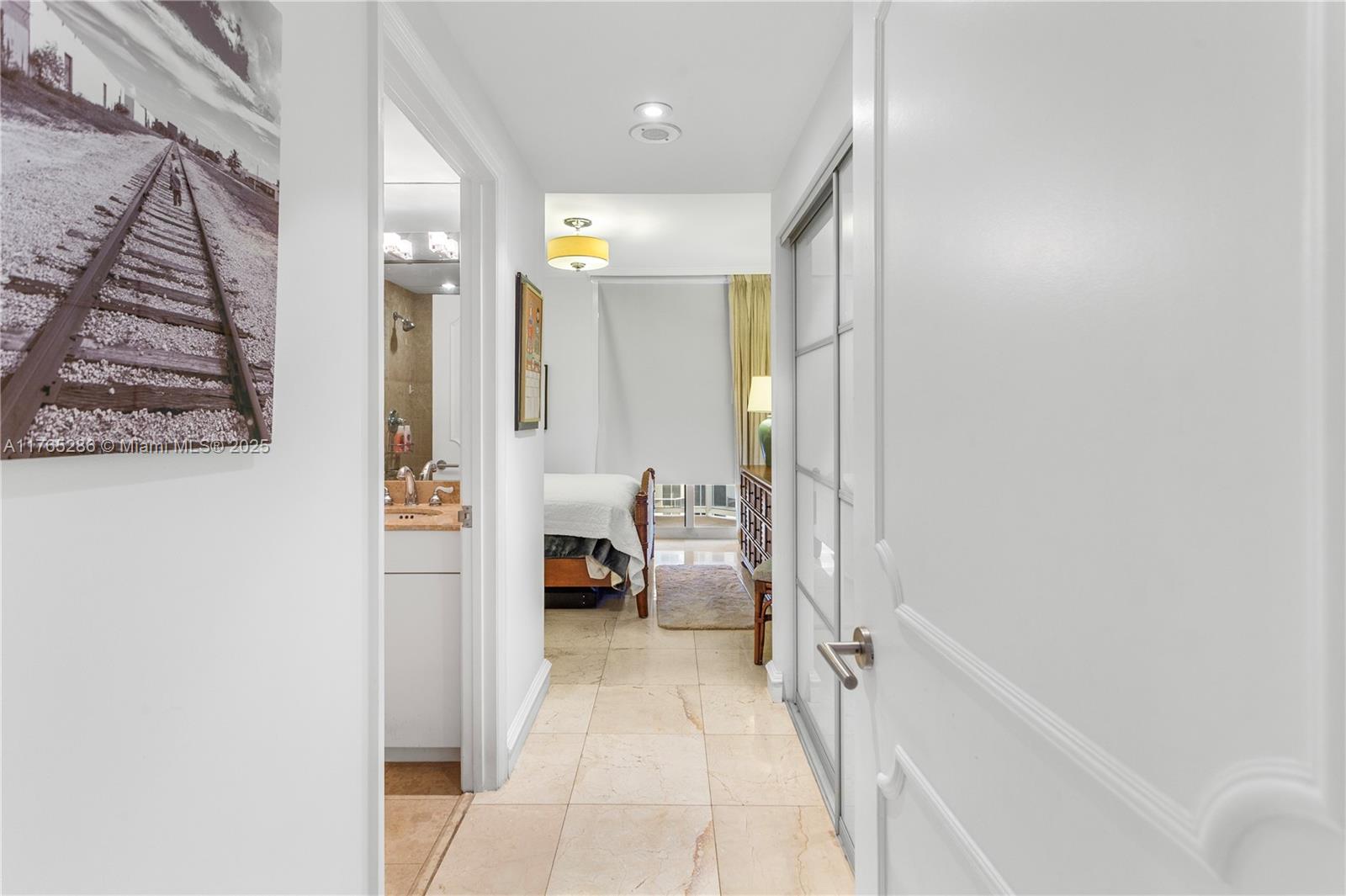 4775 Collins Ave # 2101