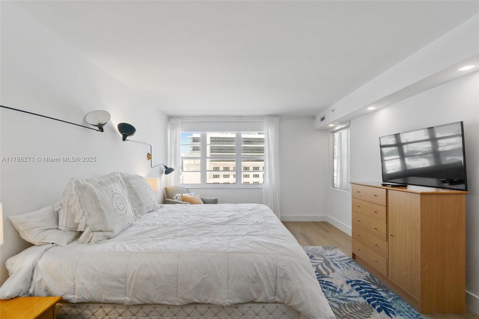 100 Lincoln Rd # 908