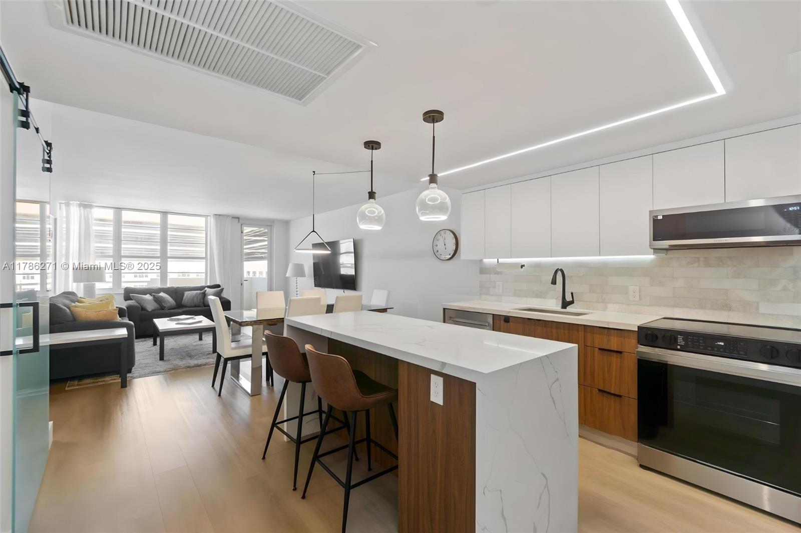 100 Lincoln Rd # 908
