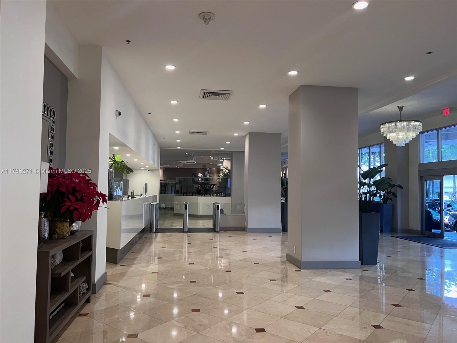 100 Lincoln Rd # 908