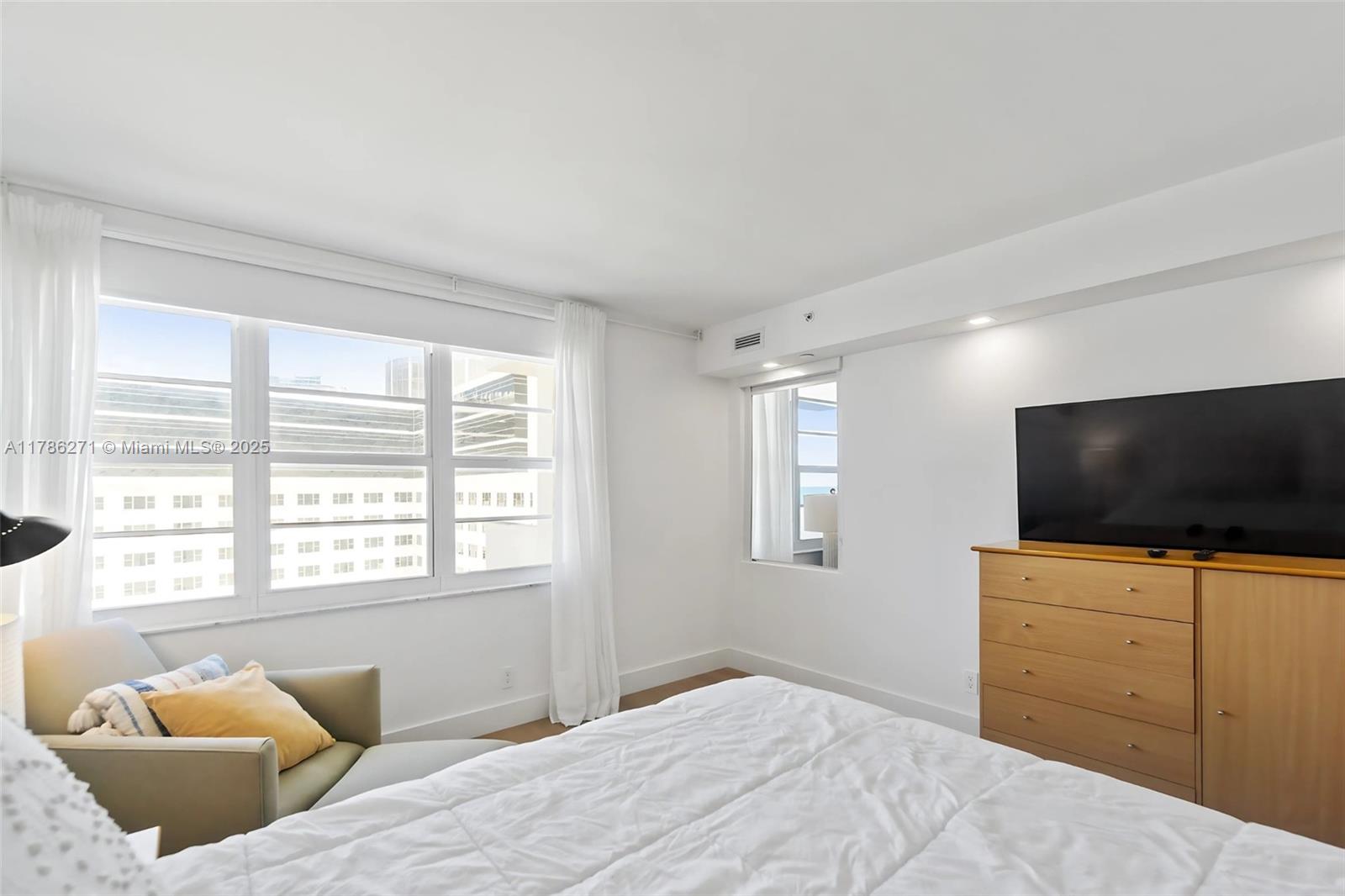 100 Lincoln Rd # 908