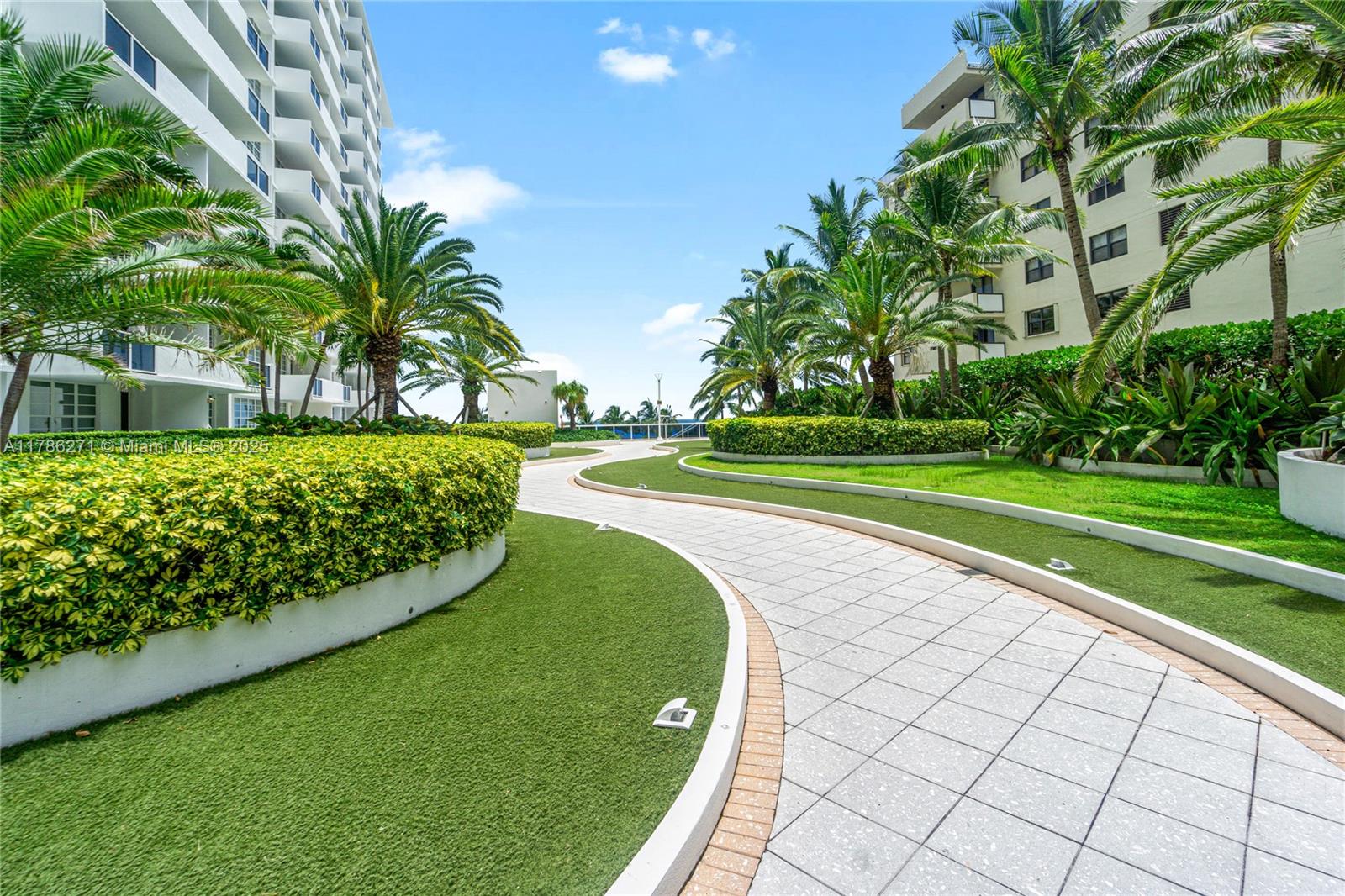 100 Lincoln Rd # 908