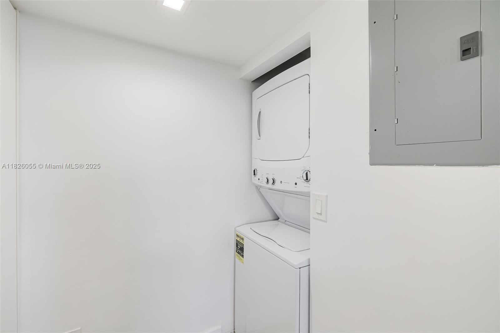 9102 W Bay Harbor Dr # D Unit: 5-D