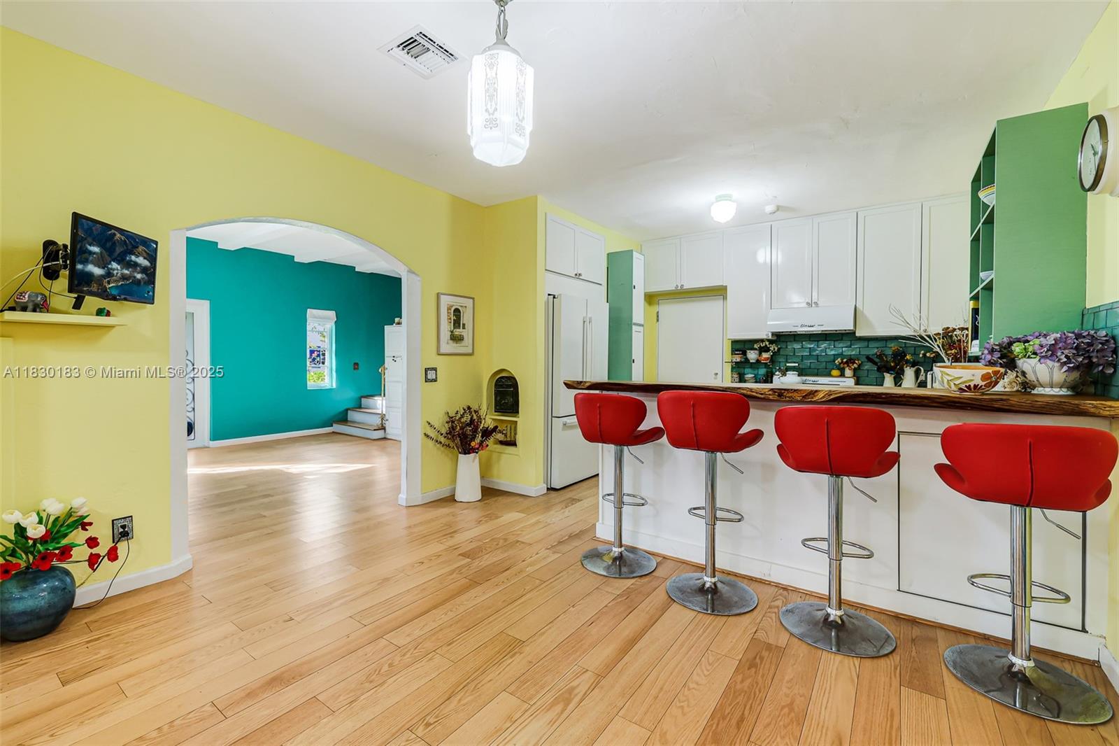 837 Espanola Way