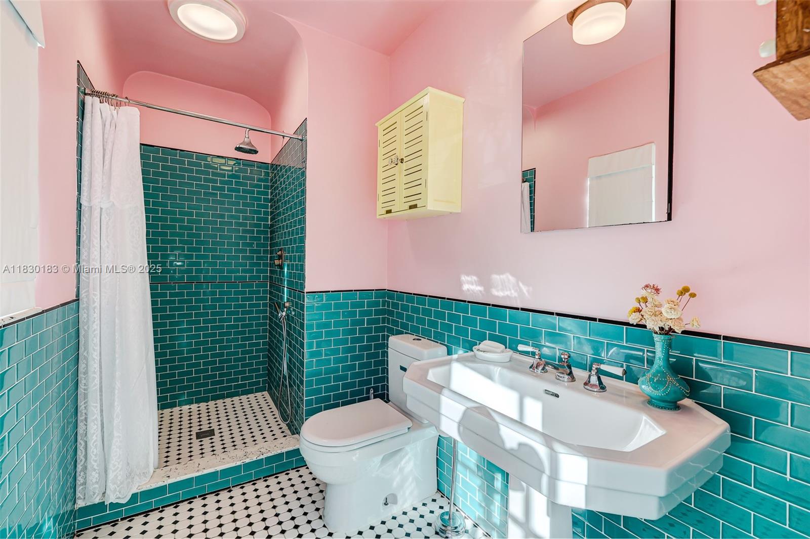 837 Espanola Way