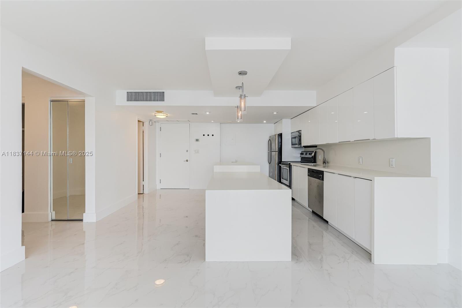 5701 Collins Ave # 1611