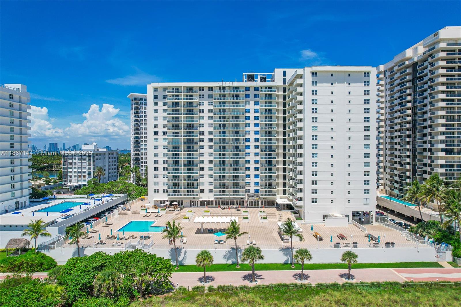 5701 Collins Ave # 1611
