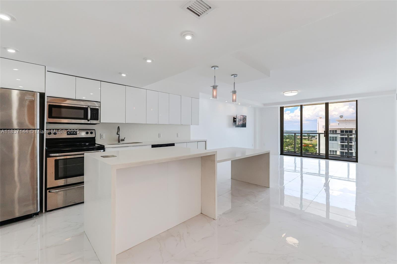 5701 Collins Ave # 1611