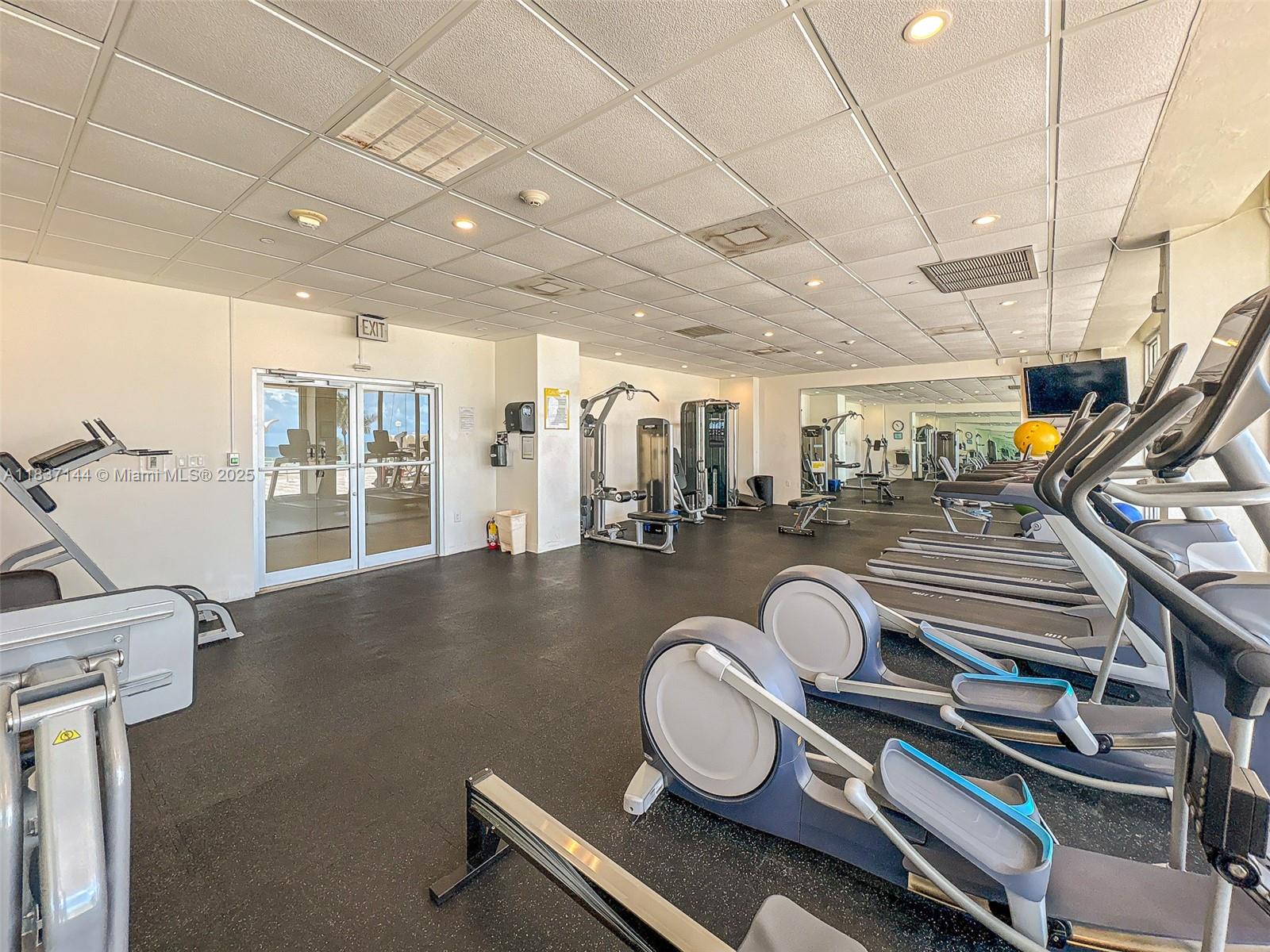 5701 Collins Ave # 1611