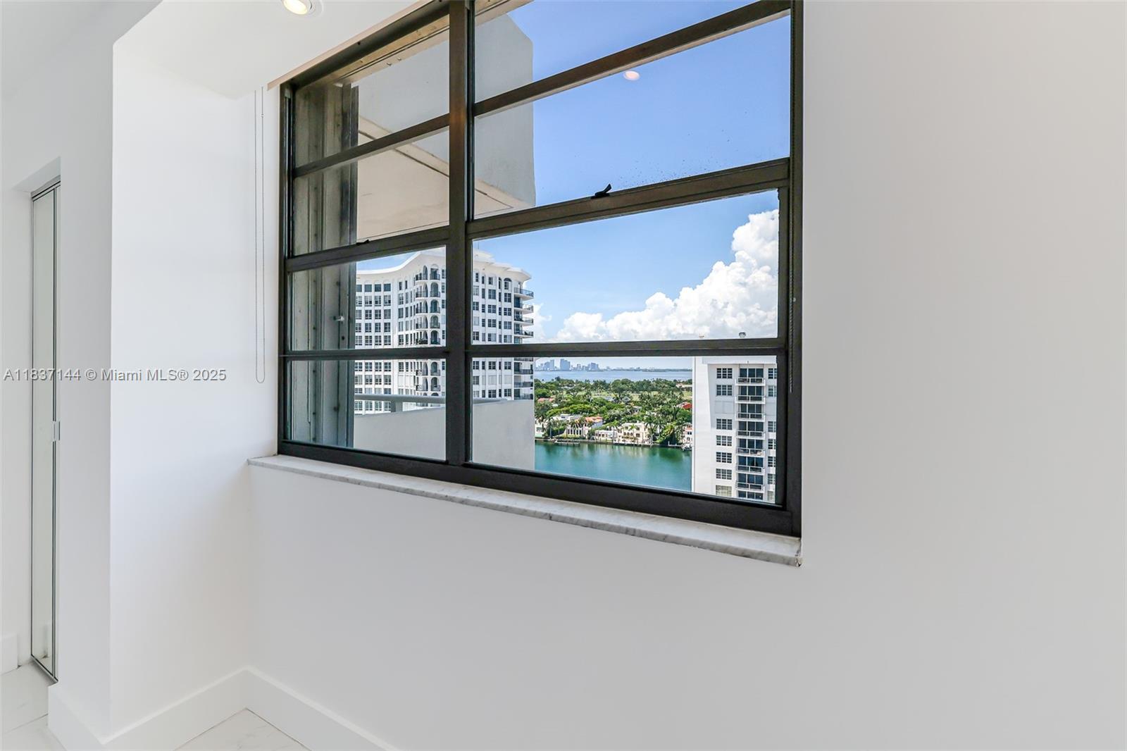5701 Collins Ave # 1611