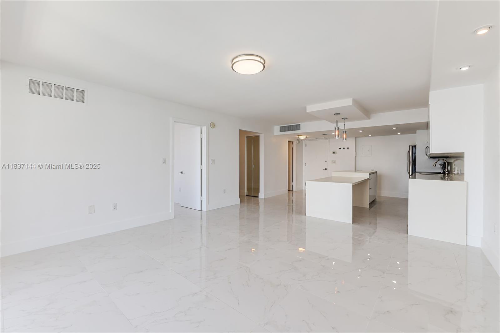 5701 Collins Ave # 1611