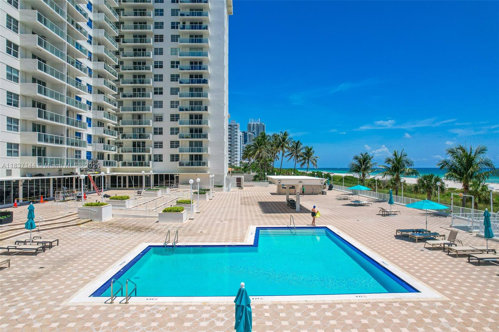 5701 Collins Ave # 1611