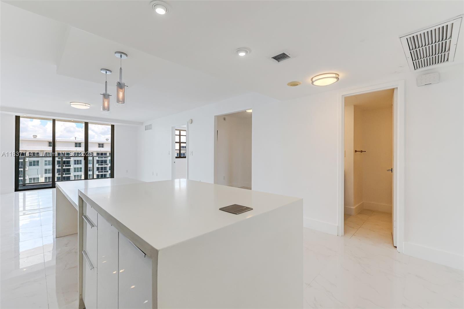 5701 Collins Ave # 1611