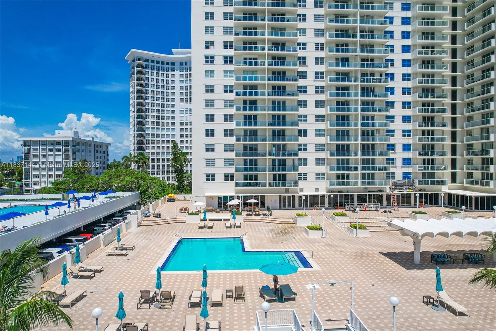 5701 Collins Ave # 1611