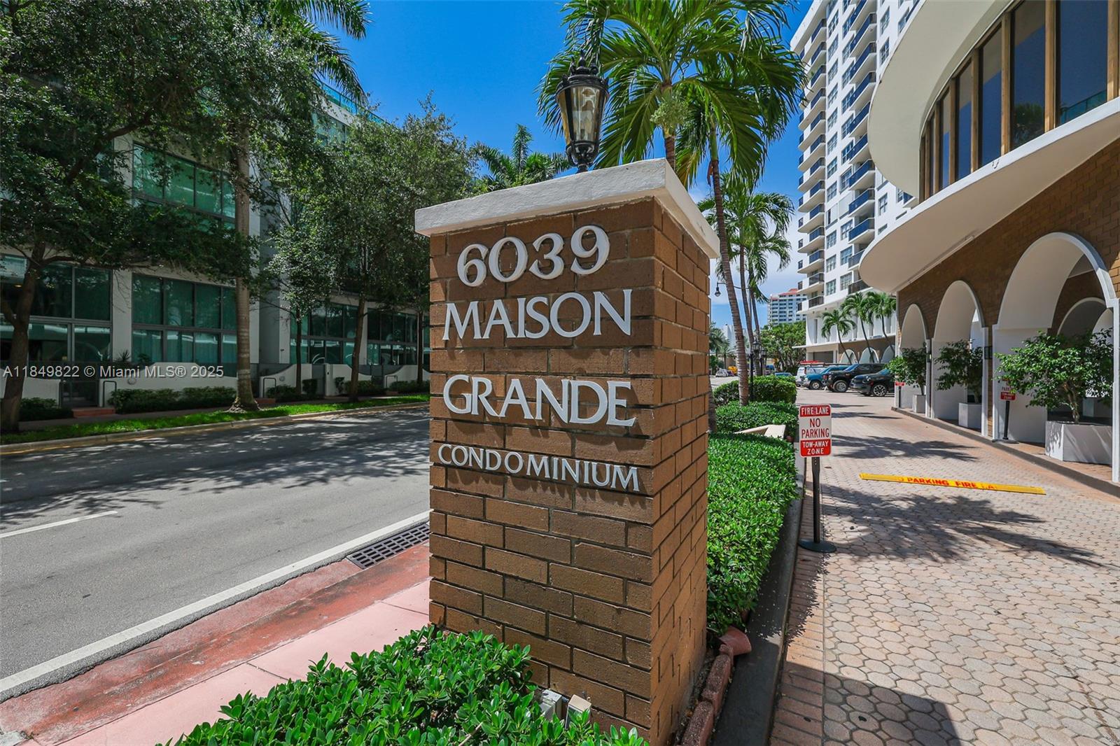 6039 Collins Ave # 936