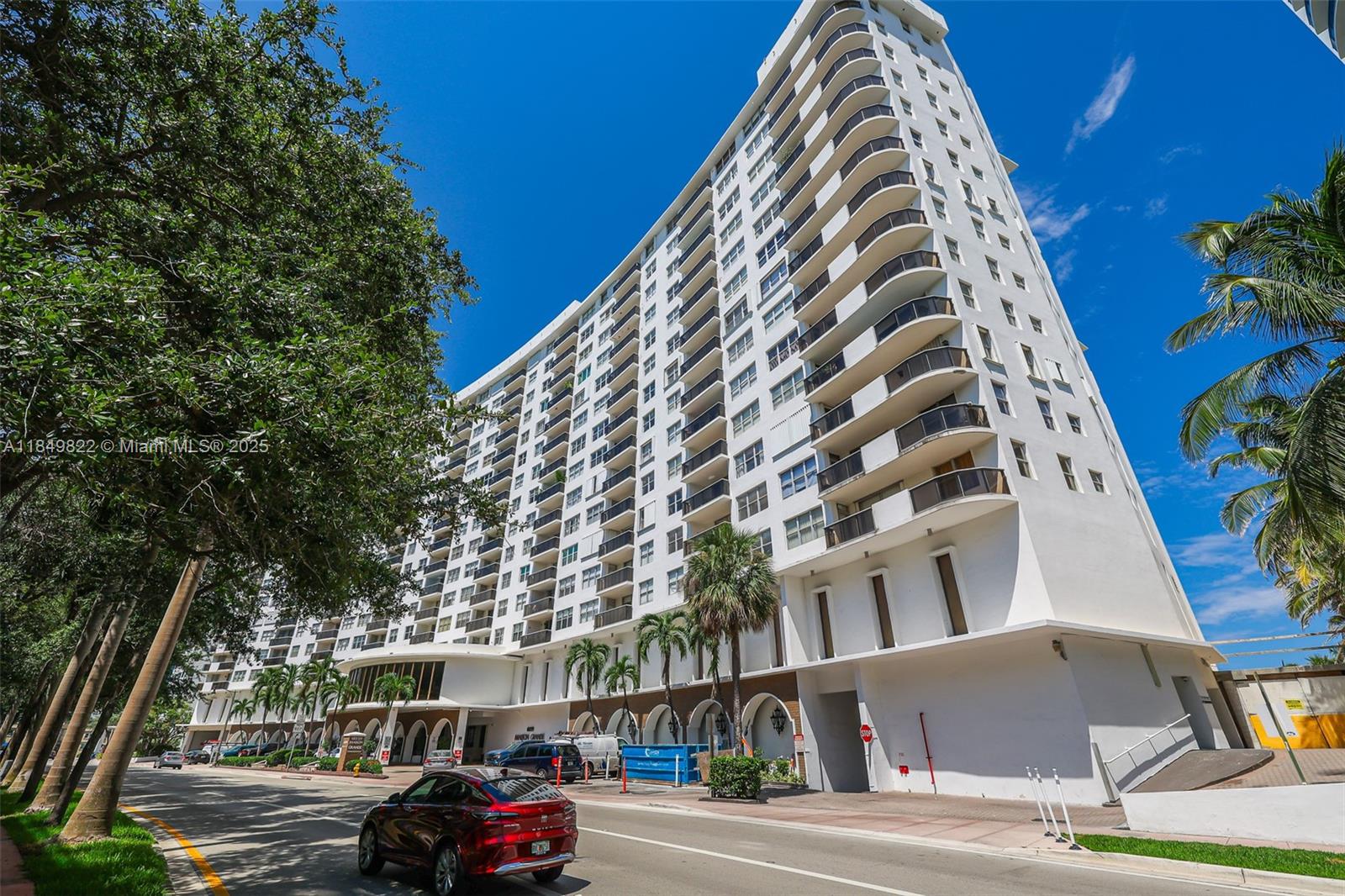 6039 Collins Ave # 936