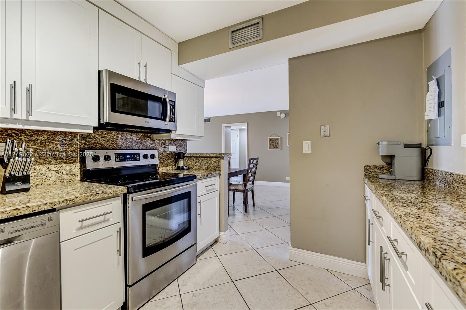 6039 Collins Ave # 936