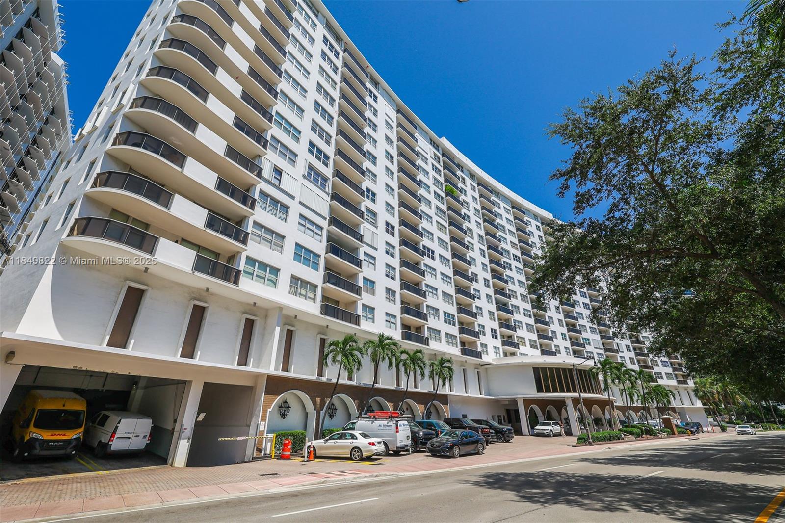 6039 Collins Ave # 936