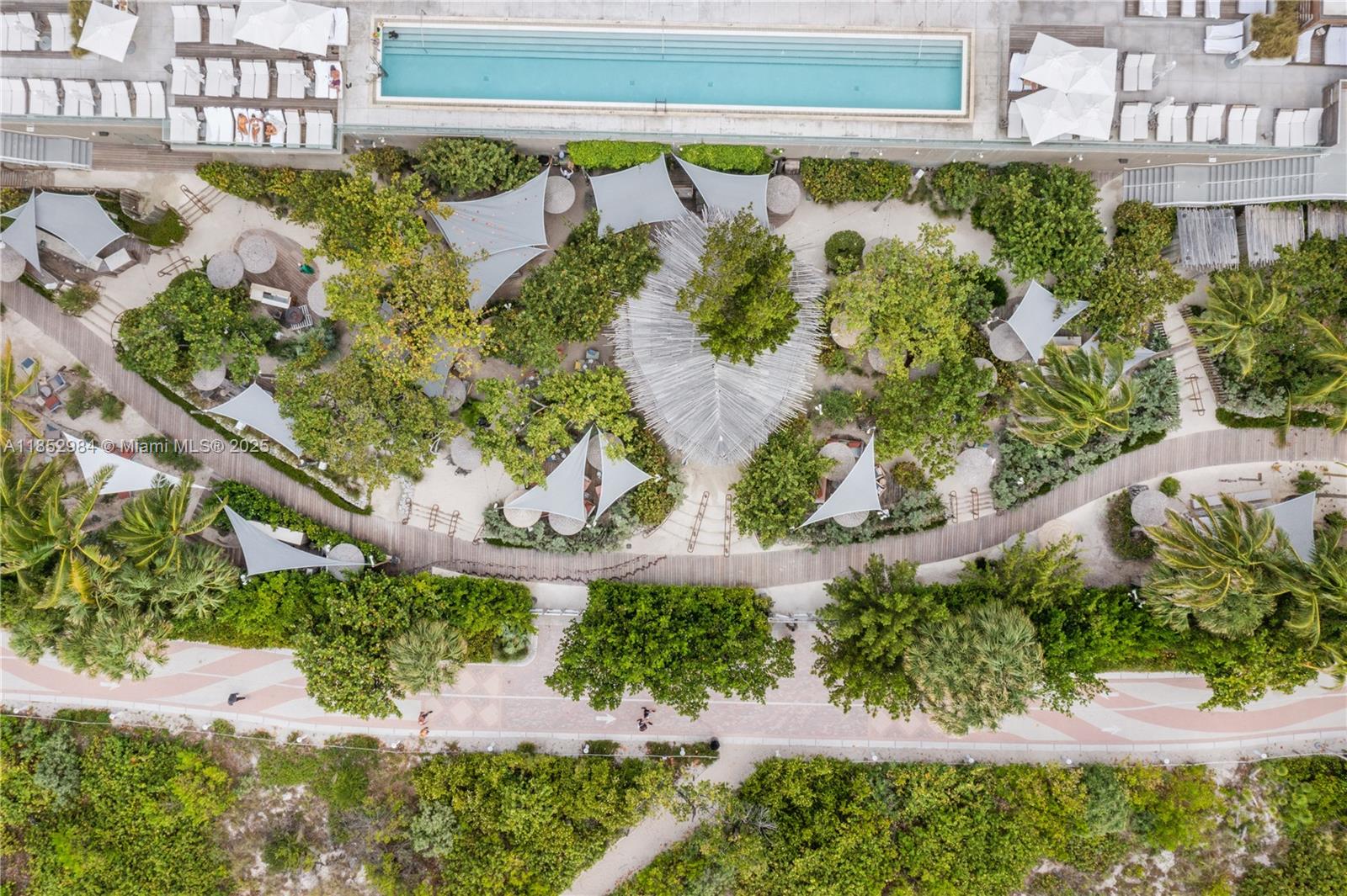 2301 Collins Ave # 523