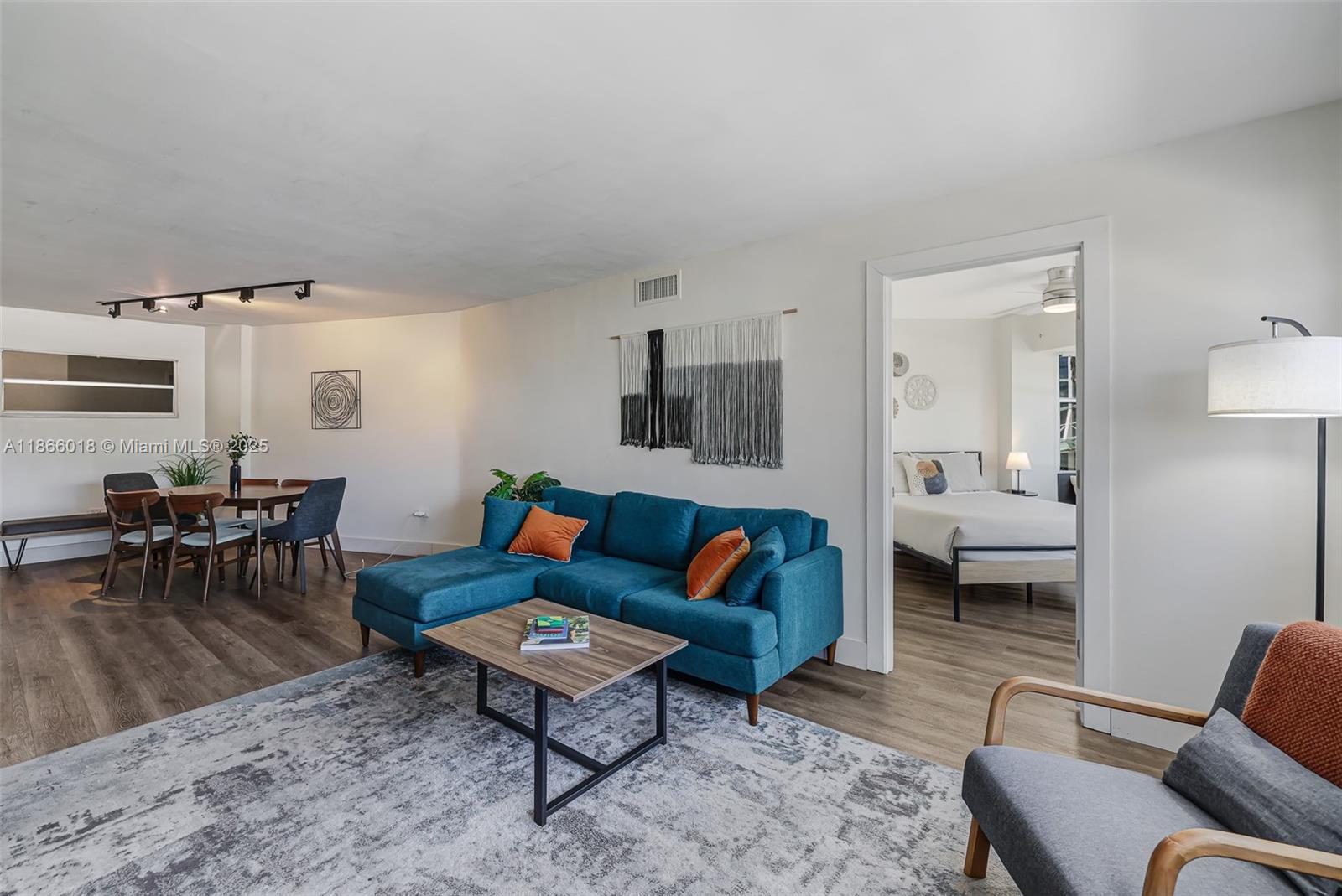 1881 Washington Ave # 4B