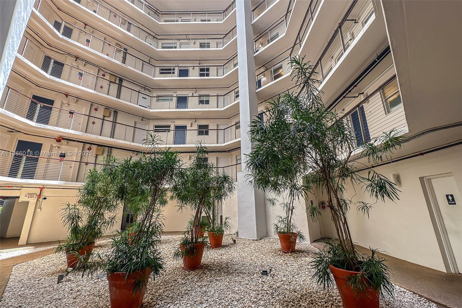 1881 Washington Ave # 4B