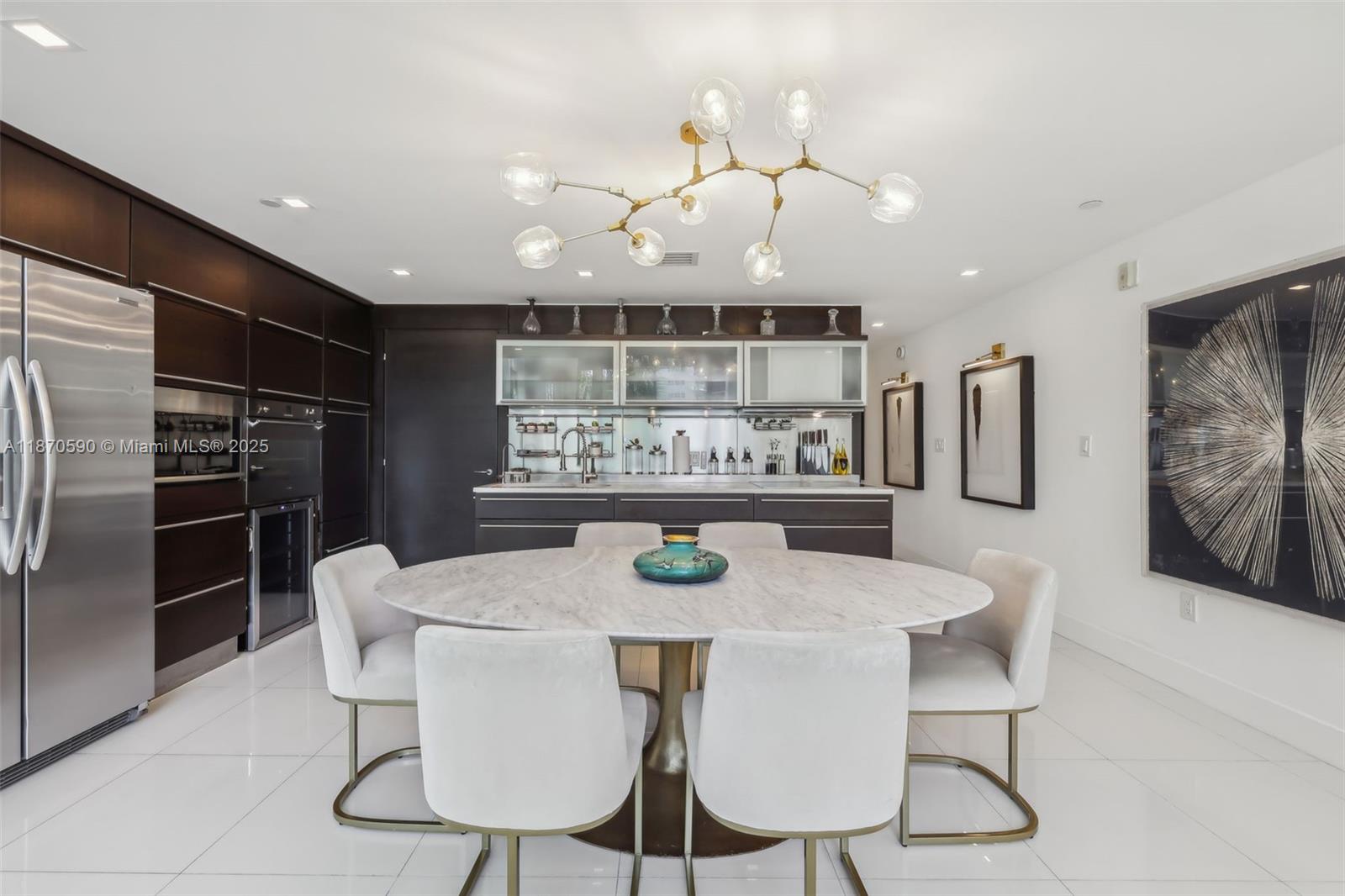 6000 Collins Ave # 304