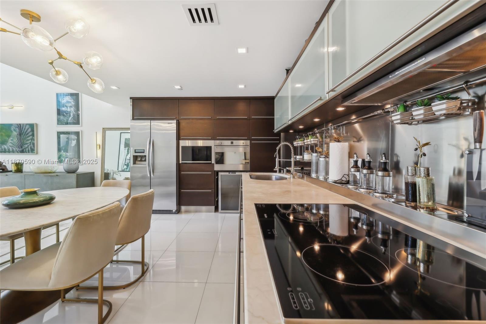 6000 Collins Ave # 304