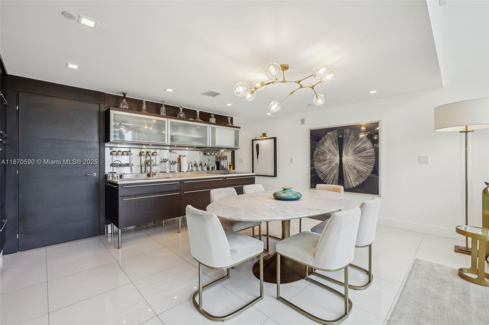6000 Collins Ave # 304