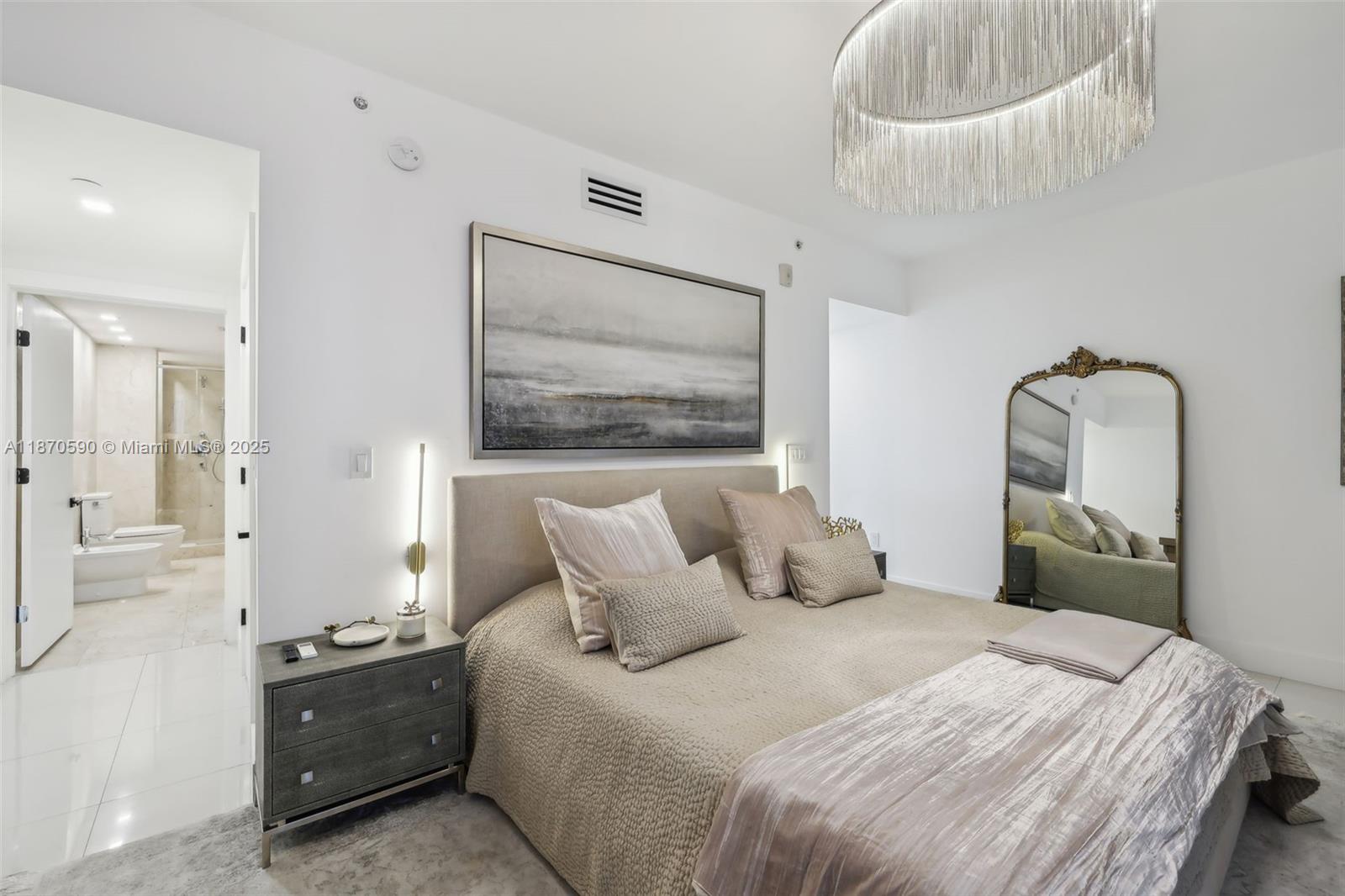 6000 Collins Ave # 304