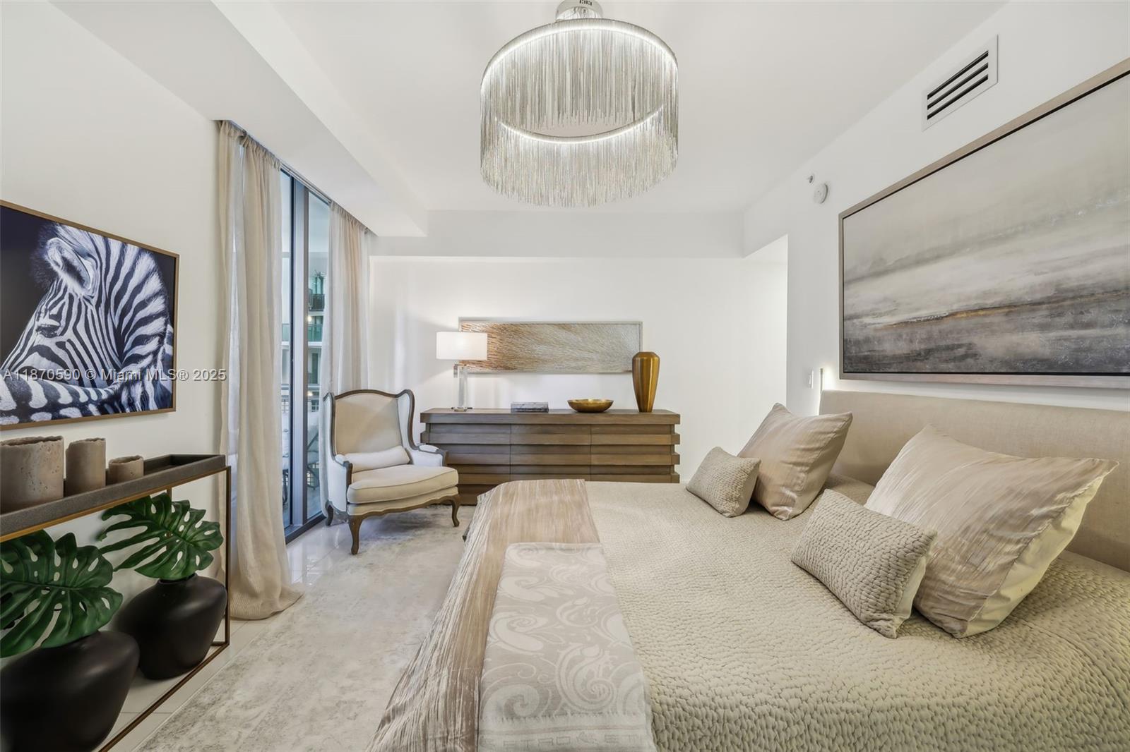 6000 Collins Ave # 304
