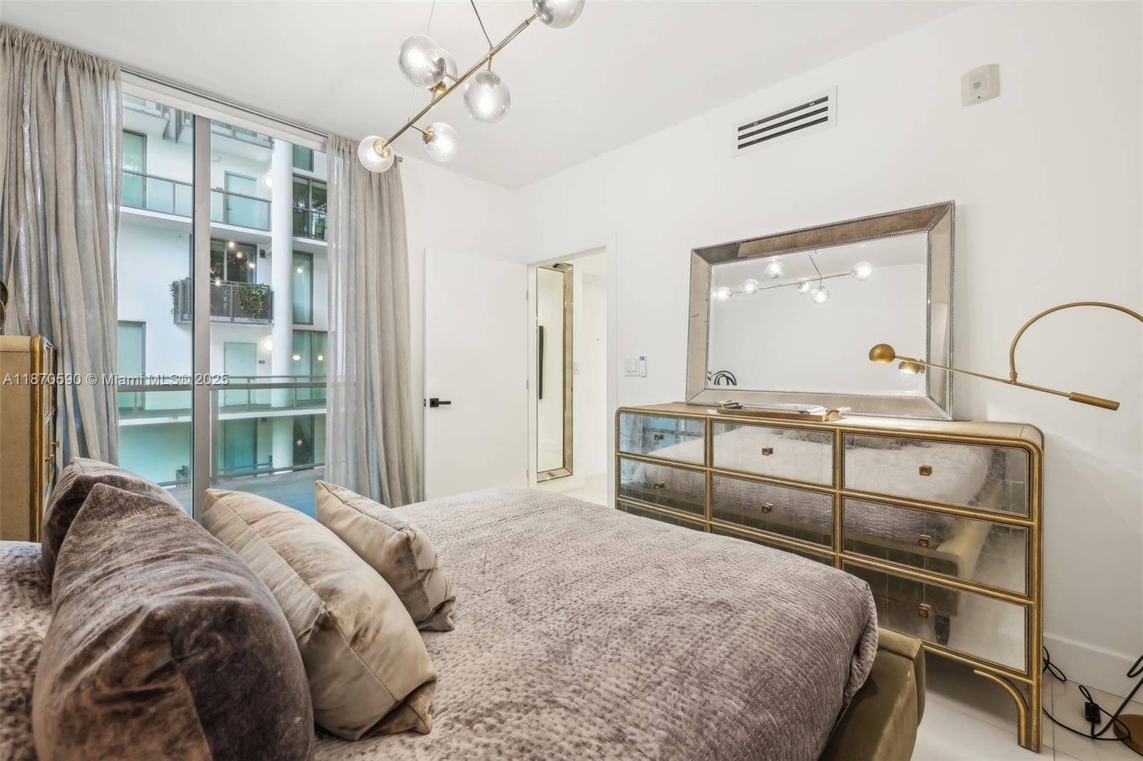 6000 Collins Ave # 304